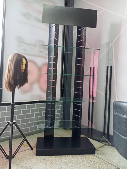 ชั้นวางของ ชั้นกระจก วางของสวย ๆ  ราคาถูกมือสอง   ซื้อมา  7900 ขายต่อ  2,500 บาท รูปที่ 3