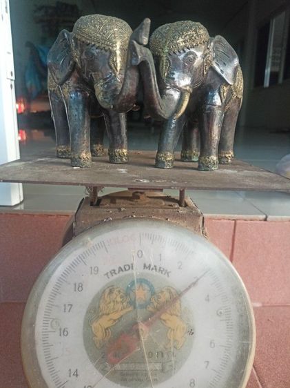 ช้างไทยทรงเครื่องคู่มงคลเนื้อทองเหลืองเก่าโบราณงานสะสมเสริมฮวงจุ้ย รูปที่ 11