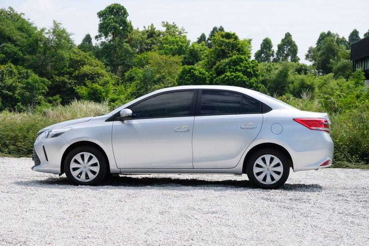 Toyota Vios 2018 1.5 J Sedan เบนซิน ไม่ติดแก๊ส เกียร์อัตโนมัติ เทา รูปที่ 2