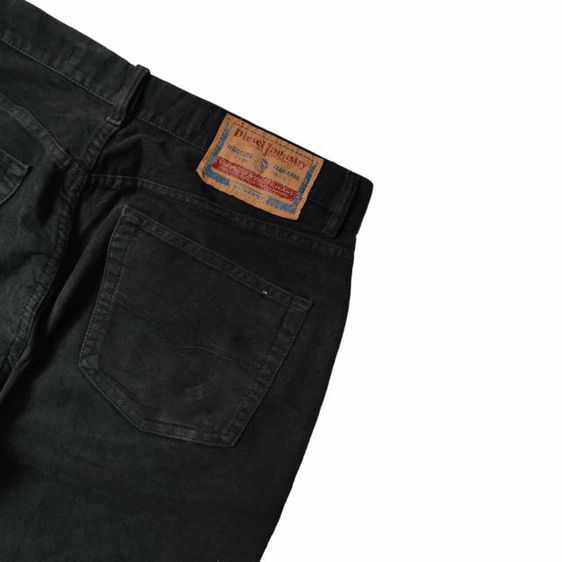 Diesel basic jeans ผ้ายืด สีดำสนิท made in Italy กระดุม cotton 100 แบบนิ่มๆ
 Size วัดจริง 32-33ยาว42 ปลายขา8.5
-ไม่มี ตำหนิ 
☞ 980  ฿
👉 รูปที่ 8
