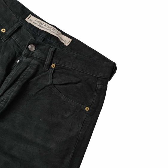 Diesel basic jeans ผ้ายืด สีดำสนิท made in Italy กระดุม cotton 100 แบบนิ่มๆ
 Size วัดจริง 32-33ยาว42 ปลายขา8.5
-ไม่มี ตำหนิ 
☞ 980  ฿
👉 รูปที่ 4