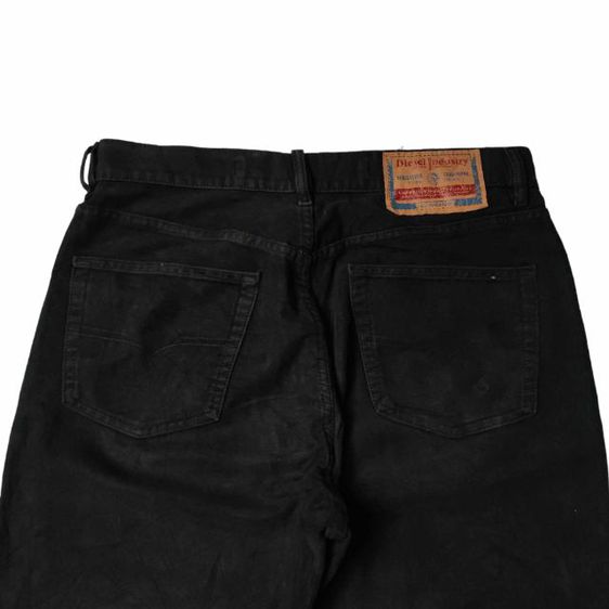 Diesel basic jeans ผ้ายืด สีดำสนิท made in Italy กระดุม cotton 100 แบบนิ่มๆ
 Size วัดจริง 32-33ยาว42 ปลายขา8.5
-ไม่มี ตำหนิ 
☞ 980  ฿
👉 รูปที่ 6