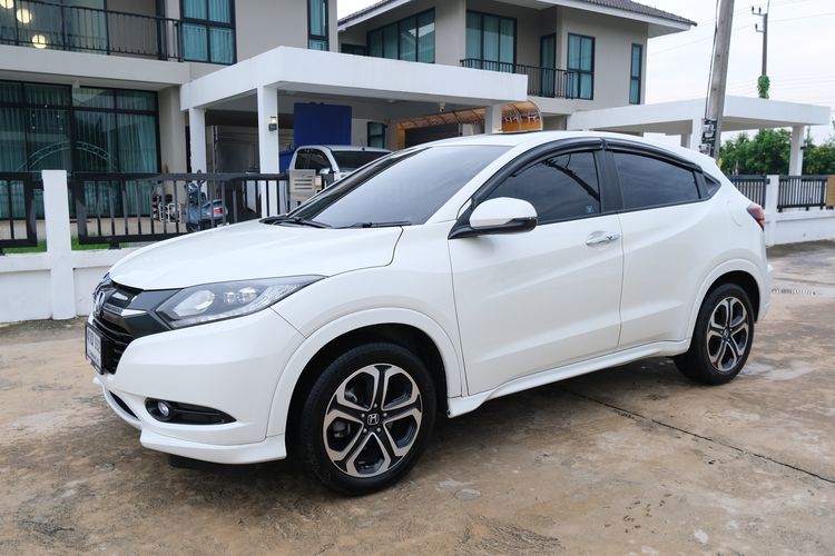 Honda HR-V 2015 1.8 E Limited Sedan เบนซิน ไม่ติดแก๊ส เกียร์อัตโนมัติ ขาว รูปที่ 3