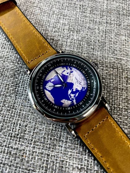 LG แบรนด์แท้ หน้าปัดทรงกลมลูกโลก นาฬิกาสายหนัง