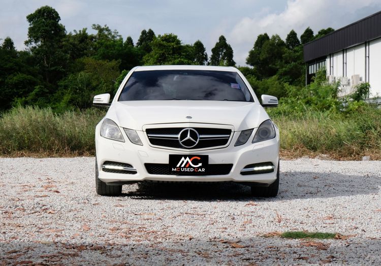 Mercedes-Benz E-Class 2011 E250 CGI Sedan เบนซิน ไม่ติดแก๊ส เกียร์อัตโนมัติ ขาว รูปที่ 2
