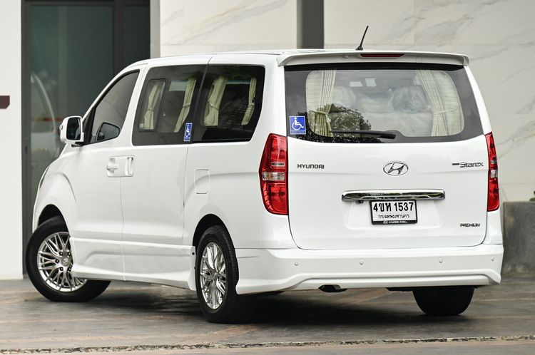 Hyundai Grand Starex 2021 2.5 Premium Van ดีเซล เกียร์อัตโนมัติ ขาว รูปที่ 3