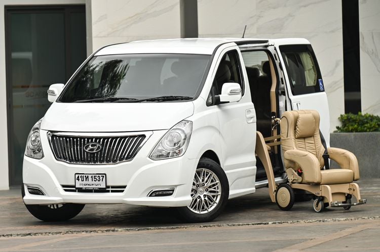 Hyundai Grand Starex 2021 2.5 Premium Van ดีเซล เกียร์อัตโนมัติ ขาว
