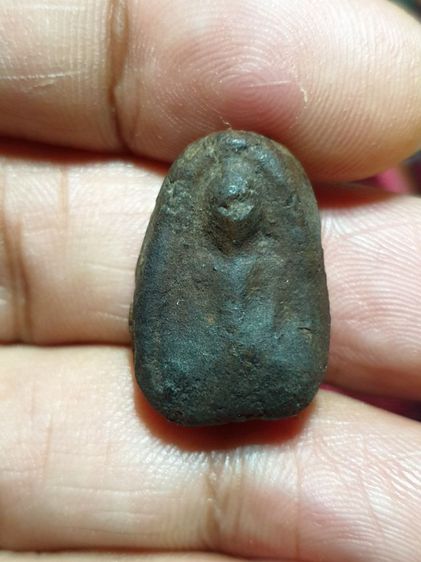 พระพิมพ์เล็บมือ เนื้อผงน้ำมัน หลวงพ่อชื่น วัดท่าพูด จ.นครปฐม

หายากแล้ว เก่าได้อายุ เนื้อจัดจ้าน รูปที่ 5