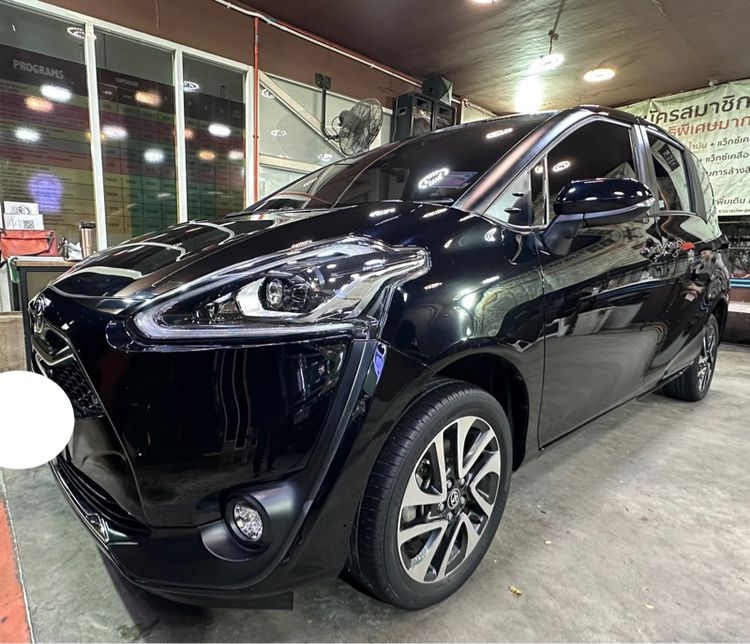 Toyota Sienta 2020 1.5 V Utility-car เบนซิน ไม่ติดแก๊ส เกียร์อัตโนมัติ ดำ รูปที่ 2
