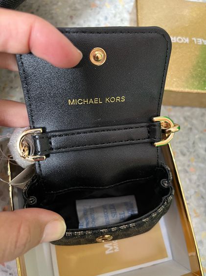 กระเป๋าใส่ AirPods Michael Kors แท้ รูปที่ 5