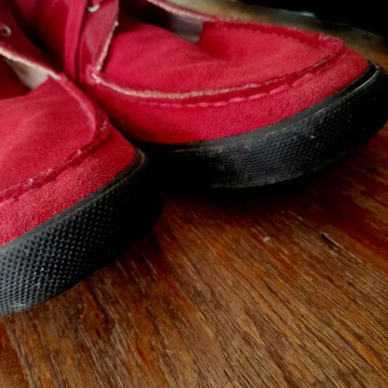 möbus
red suead chukka sneakers
🔵🔵🔵 รูปที่ 10