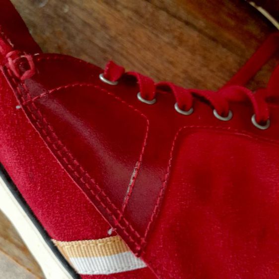 möbus
red suead chukka sneakers
🔵🔵🔵 รูปที่ 12