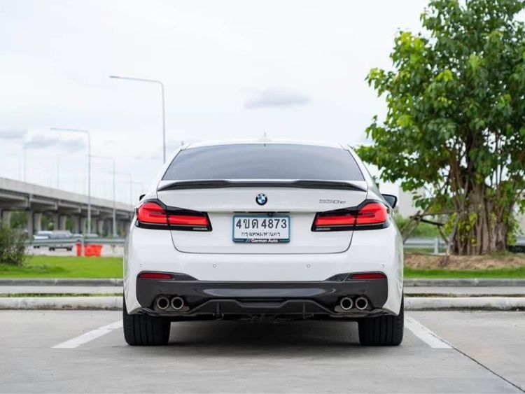 BMW Series 5 2022 530e Sedan ไฟฟ้า ไม่ติดแก๊ส เกียร์อัตโนมัติ ขาว รูปที่ 4