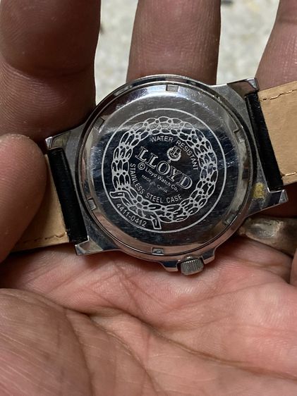 นาฬิกายี่ห้อ LLOYD  ควอทซ์ ของแท้มือสอง สแตนเลส ขอบหมุนได้ 800฿ รูปที่ 2