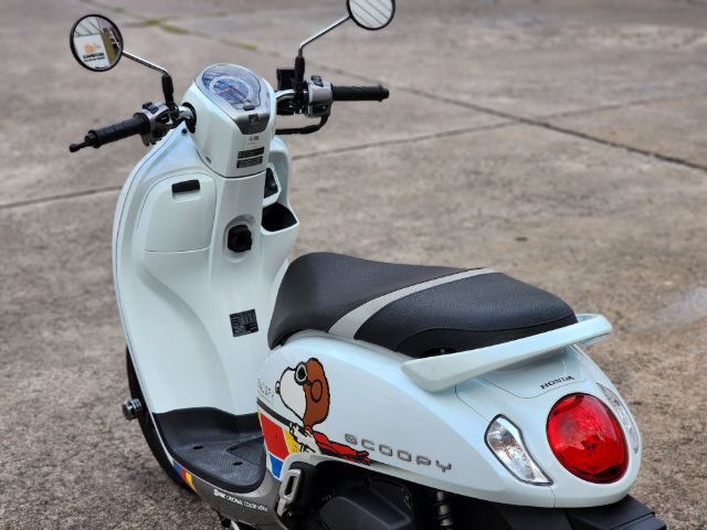 Honda🛵 Scoopy-i PEANUTS🥜 Limited Edition 2021 จอดโชว์ รูปที่ 17