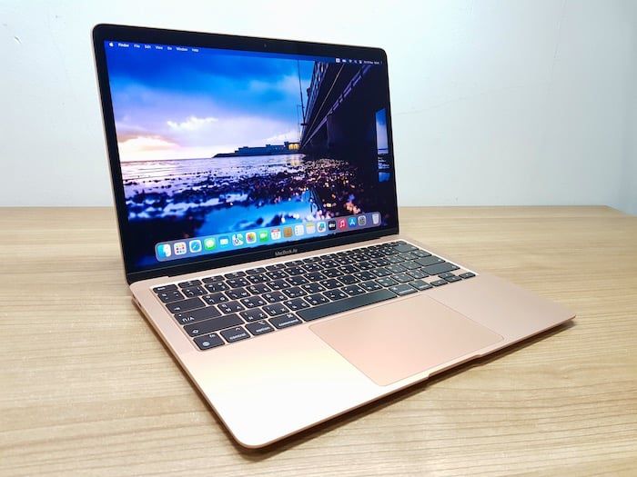 Apple Macbook Air แมค โอเอส อื่นๆ อื่นๆ ไม่ใช่ MacbookAir (Retina13-inch, 2020) M1 8-Core CPU 7-Core GPU SSD 256Gb Ram 8Gb สี Gold ครบกล่อง ราคาน่าโดน