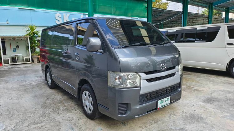 Toyota Hiace 2015 3.0 Economy Van ดีเซล ไม่ติดแก๊ส เกียร์ธรรมดา เทา