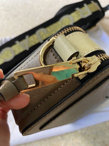 Marc Jacob snapshot cross body bag สี french grey รูปที่ 5