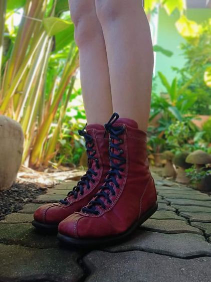 Camper
79086
Women's Vintage Red Leather Lace up boots 
Size 38ยาว24cm
ราคา 1150฿ รูปที่ 2
