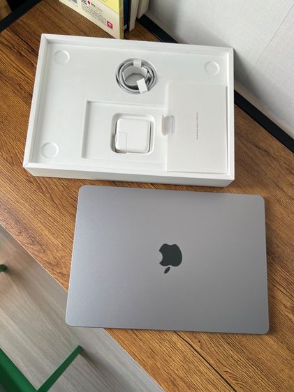 Macbook Air M2 เทาสเปซเกรย์ + Magic Mouse2