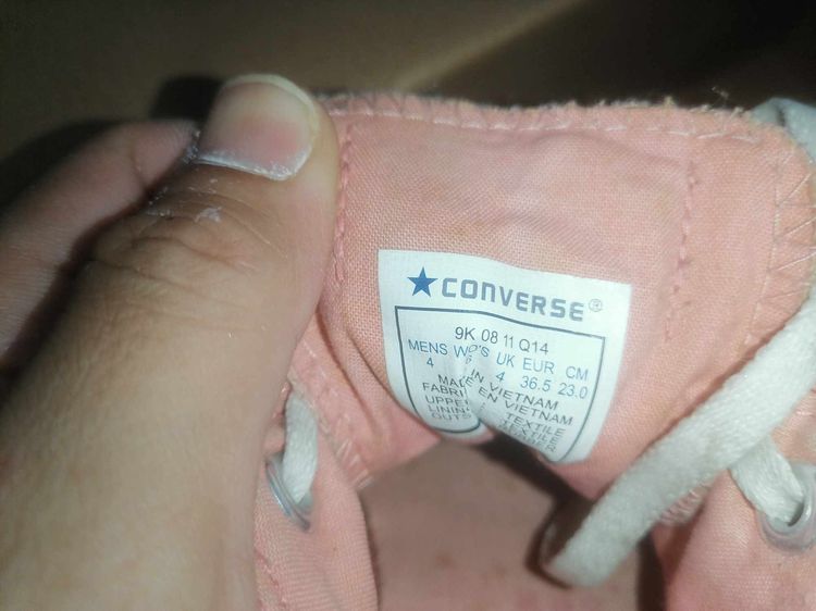 ขายรองเท้า converse แท้ซื้อที่อิมพีเรียลสำโรง สีชมพูสภาพเก่าเก็บ ซํกใหม่เอี่ยมล้านเปอรืเซนเพราะใส่ไม่ถึง5 ครั้ง เบอร์ 36.5 รูปที่ 6