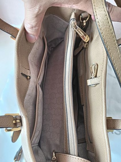 ชุดกระเป๋า Michael kors ชุด2ใบ พร้อมกระเป๋าสตางค์ สภาพสวย  รูปที่ 6