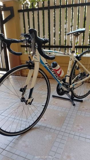จักรยานเสือหมอบ  ยี่ห้อ เมอริด้า สีขาว  ตะเกียบคาบอน แฮนคาร์บอน      รูปที่ 1