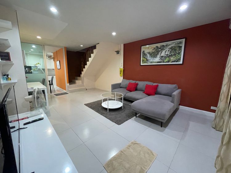  Townhouse for sell or rent, 2 floors ready to move in 2 bedrooms 2 bathrooms fully furnished