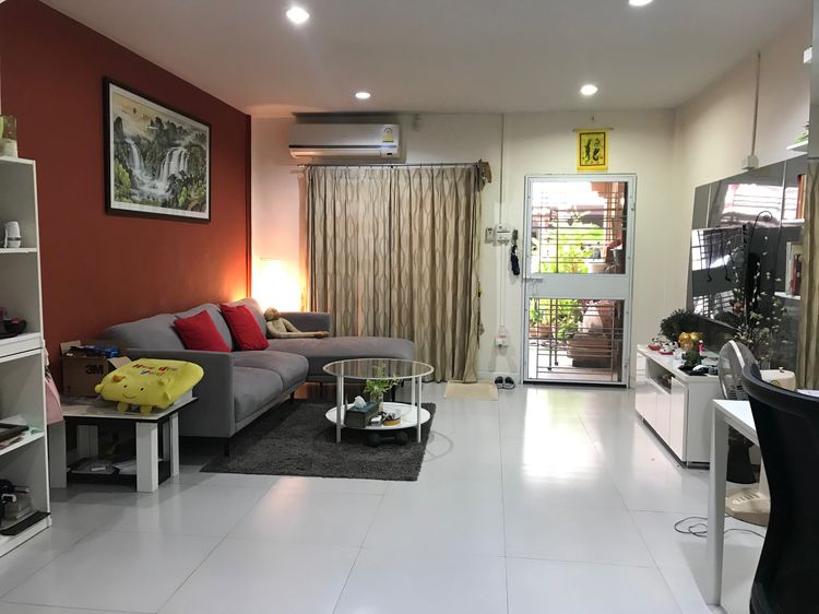 ตกแต่งครบ Townhouse for sell or rent, 2 floors ready to move in 2 bedrooms 2 bathrooms fully furnished รูปที่ 3