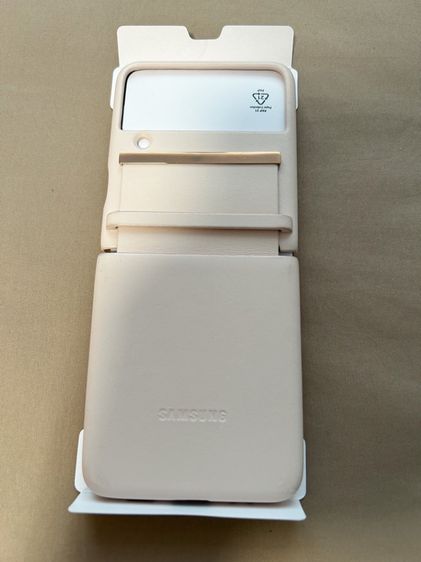 Case Samsung Galaxy Z Flip4 หนังแท้ สีขาวครีม ของแท้ รูปที่ 2