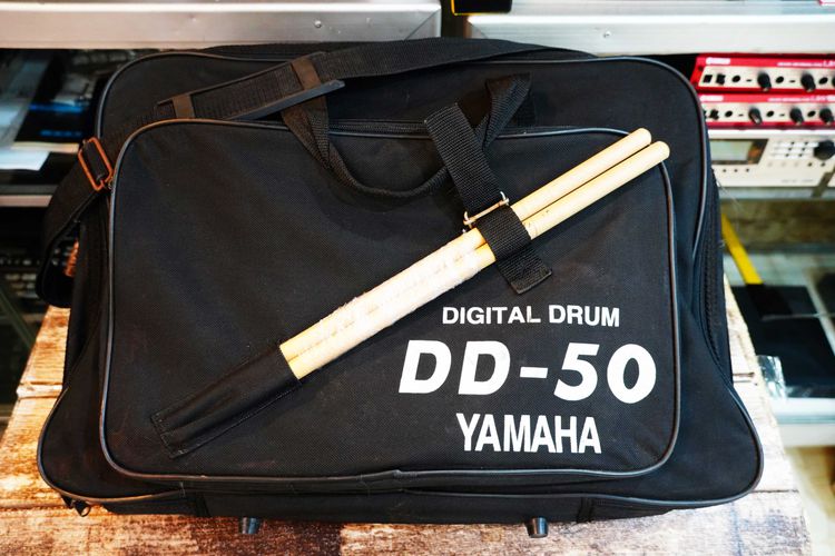 (2) พร้อมกระเป๋า YAMAHA DD-50 สวยๆจากญี่ปุ่น ฟุต2อัน ไม้กลอง อะแด๊ปเตอร์ครบ ใส่ถ่านได้ ลำโพงในตัวต่อแอมป์นอกได้ ต่อมิดี้คาราโอเกะตรง ตัวเดีย รูปที่ 3