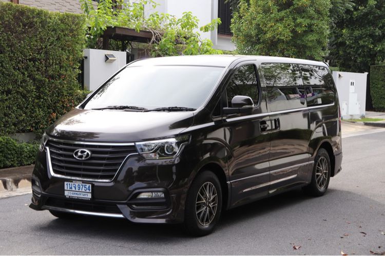 Hyundai H-1  2022 2.5 Elite Plus Van ดีเซล ไม่ติดแก๊ส เกียร์อัตโนมัติ น้ำตาล รูปที่ 2