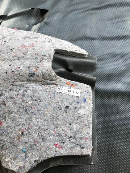 พื้นปูรถตู้คอมพิวเตอร์ ถอดจากรถป้ายแดงเนื่องจากแปลงเป็นรถตู้วีไอพี รูปที่ 3