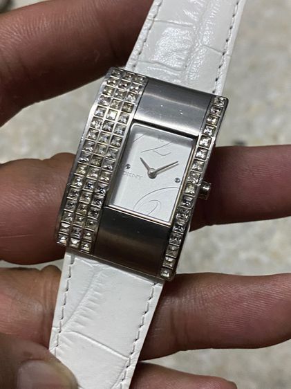 นาฬิกายี่ห้อ DKNY  ควอทซ์ ของแท้มือสอง  สายหนังเปลี่ยนมาใหม่   1000฿  รูปที่ 6