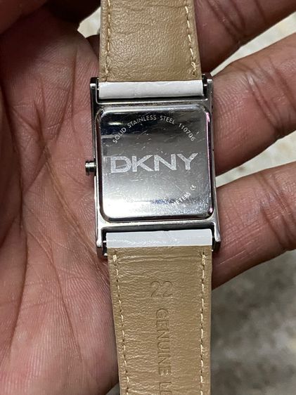 นาฬิกายี่ห้อ DKNY  ควอทซ์ ของแท้มือสอง  สายหนังเปลี่ยนมาใหม่   1000฿  รูปที่ 2