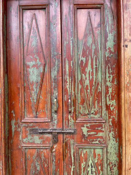 ประตูบ้านไม้ทรงสูงสีเก่าถลอกสวยๆวินเทจ รูปที่ 4