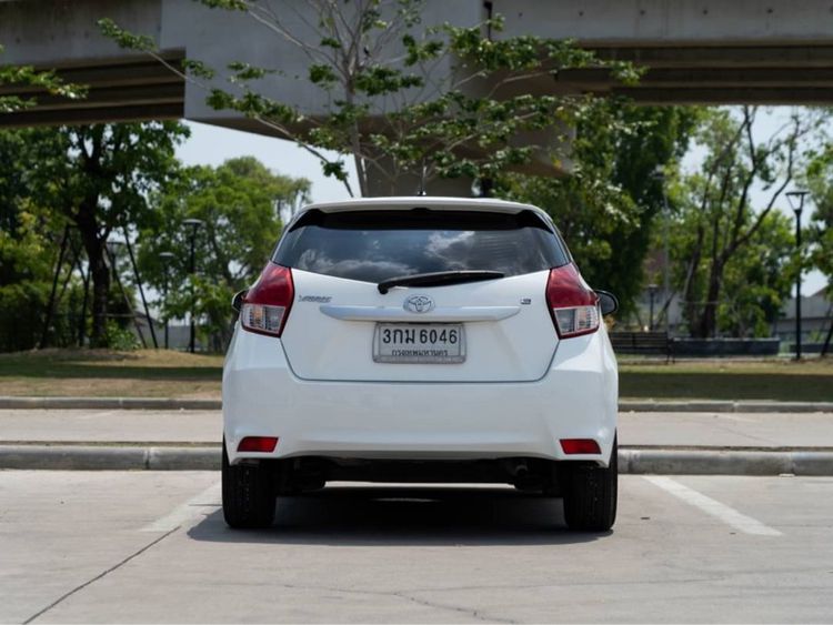 Toyota Yaris 2014 1.2 E Sedan เบนซิน ไม่ติดแก๊ส เกียร์อัตโนมัติ ขาว รูปที่ 4