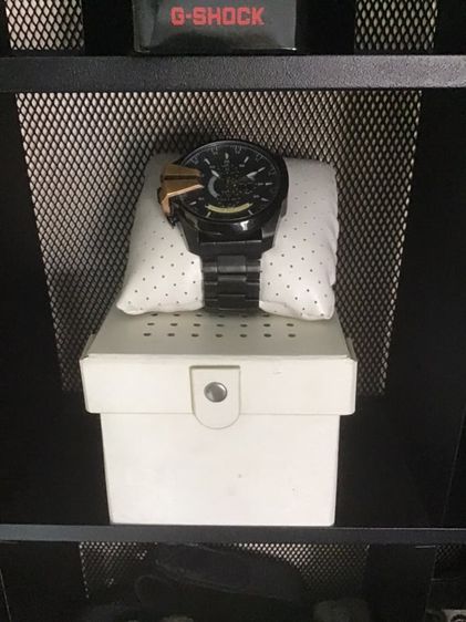 นาฬิกาดีเซล มีกล่องใส่ไม่เกิน 2 ครั้งเน้นตั้งโชว์เรือนใหญ่