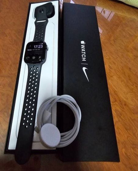 APPLE Watch Series 7 (GPS) Nike 45MM เจ้าของขายเองค่ะ รูปที่ 1