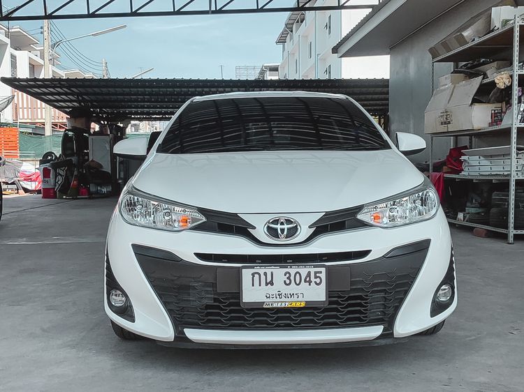 Toyota Yaris 2018 1.2 E Sedan เบนซิน ไม่ติดแก๊ส เกียร์อัตโนมัติ ขาว รูปที่ 2