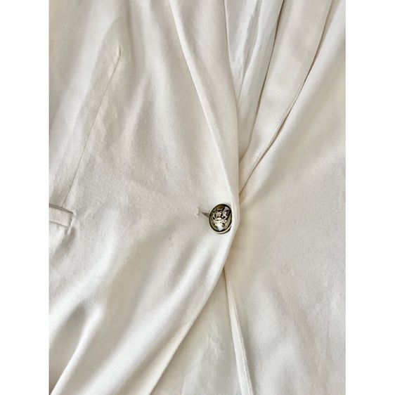 เสื้อ blazer ของ hm แท้ๆสีขาวครีม รูปที่ 3