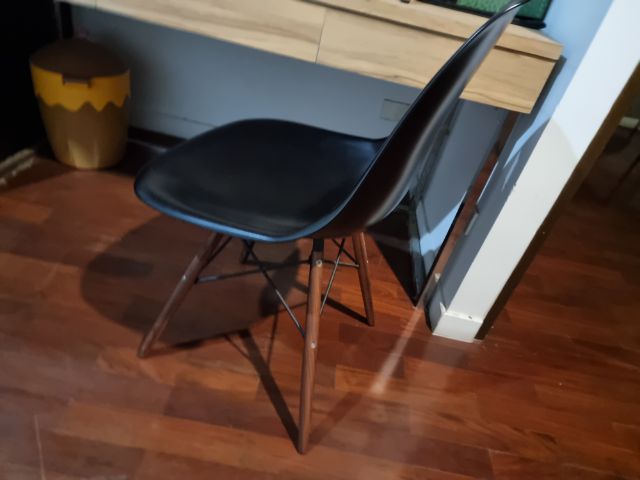 เก้าอี้เกรดสะสม เกรดดี คาเฟ่เก๋ๆ 3 ตัวราคาในภาพครับ eames  and  Wishbone Chair  รูปที่ 8