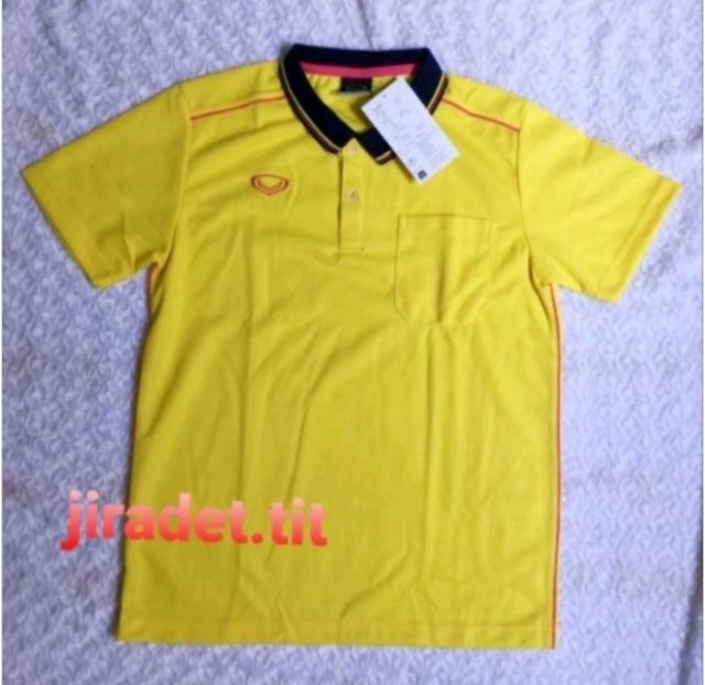 เสื้อโปโลคอปกทอแต่งสี Grand Sport เนื้อผ้าโพลีเอสเตอร์ 100 โดดเด่นด้วยดีไซน์ตัดต่อปลายแขน สินค้าใหม่ Size. (M) สีน้ำเงิน สีเหลือง
(Original) รูปที่ 3