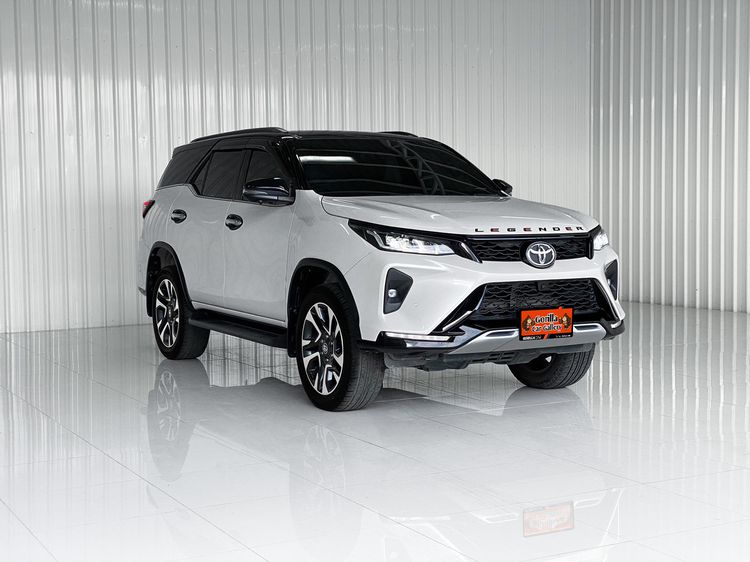 Toyota Fortuner 2021 2.4 V Utility-car ดีเซล เกียร์อัตโนมัติ ขาว รูปที่ 2