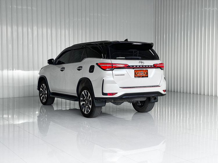 Toyota Fortuner 2021 2.4 V Utility-car ดีเซล เกียร์อัตโนมัติ ขาว รูปที่ 4