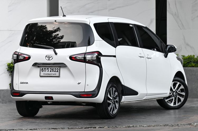 Toyota Sienta 2017 1.5 V Utility-car เบนซิน เกียร์อัตโนมัติ ขาว รูปที่ 4