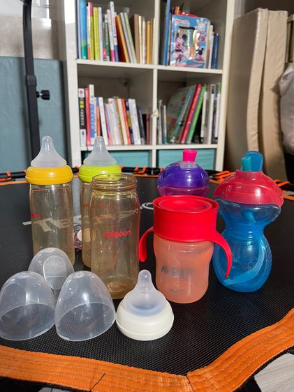 อุปกรณ์สำหรับเด็กและทารก ขวดนมและแก้วหัดดื่ม 6 ขวด 