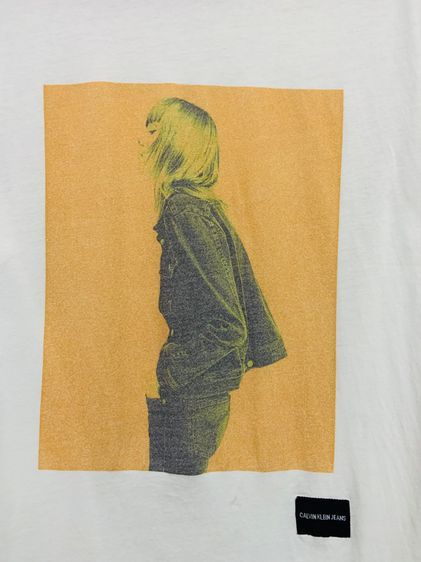 เสื้อยืด CALVINKLEIN แท้ 💯 size M ขนาด อก 21.5 ยาว 28 นิ้ว สภาพดีมาก สีขาว ลายสวย สกีนจมผ้านิ่มมาก หายากน่าสะสมครับ รูปที่ 2
