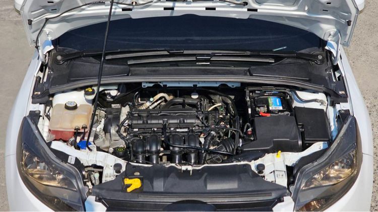 Ford Focus 2016 1.6 Trend Utility-car เบนซิน ไม่ติดแก๊ส เกียร์อัตโนมัติ ขาว รูปที่ 3