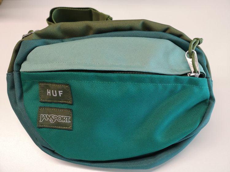 กระเป๋าคาดอก JanSport รุ่น FIFTH AVENUE XL HUF OLIVE MIX F19 รูปที่ 4
